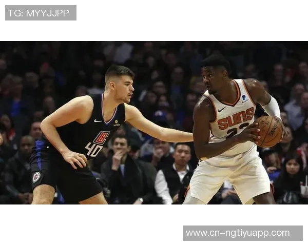 快船收官战迎战勇士比尔邓恩小琼斯科比布朗祖巴茨联手出击