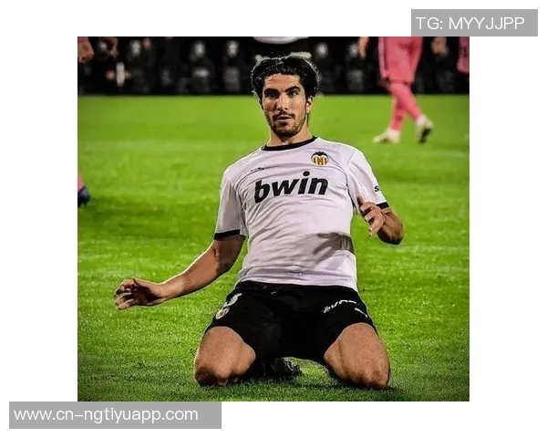 多夫比克点球失误连连苏莱替罚仍遭扑救无缘帽子戏法 多夫比克点球失误连连苏莱替罚仍遭扑救无缘帽子戏法