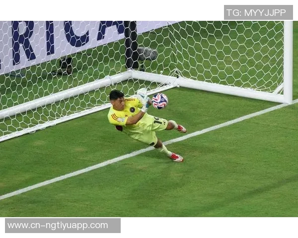 迈阿密国际首失一球门将失误送点苏里奇稳健罚入扳平比分 迈阿密国际首失一球门将失误送点苏里奇稳健罚入扳平比分