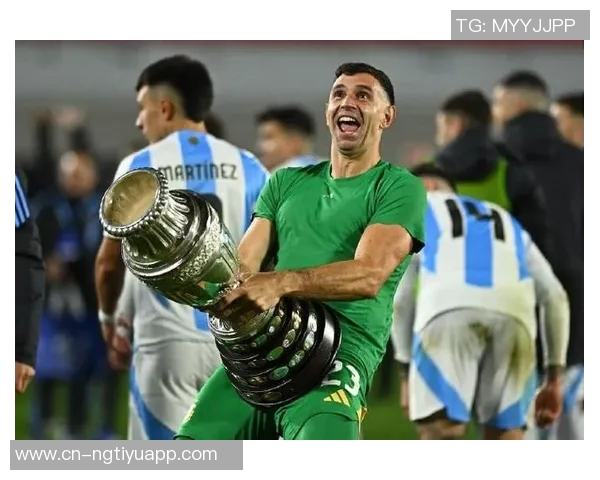 国米门将马丁内斯不幸撞死闯入车道老人事件引发关注