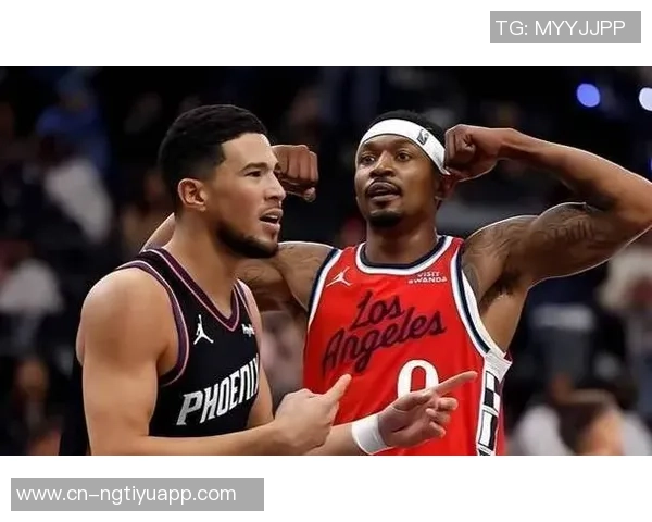 布克全能表现助力球队胜利12投仅4中却贡献18分5篮板5助攻正负值高达14