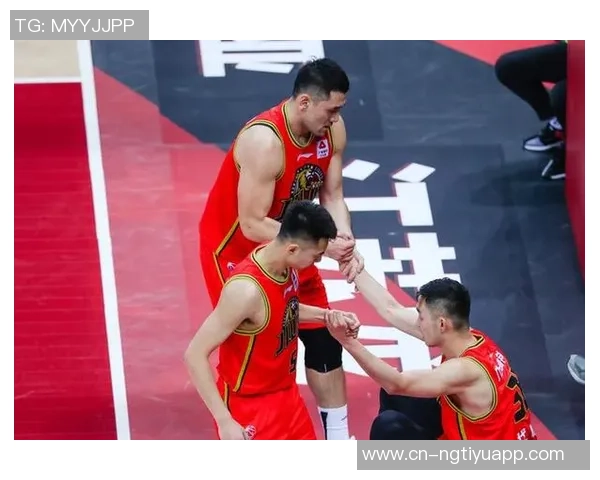 亚当斯因左脚踝手术缺席整个赛季克莱向兄弟表达早日康复的祝福